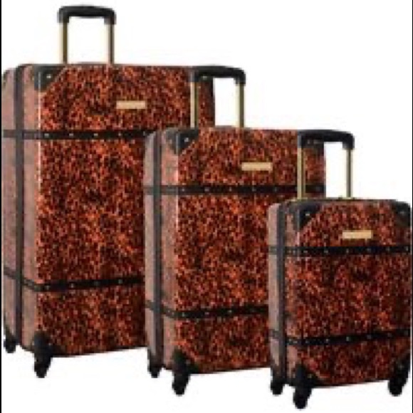 vince camuto luggage set